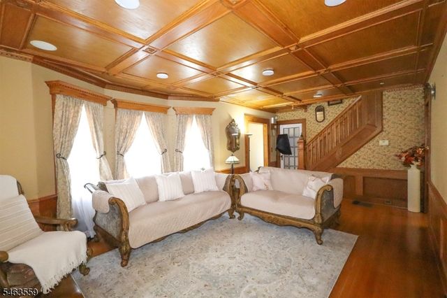 1 Luxemburg Ave, Wharton Boro, NJ 07885