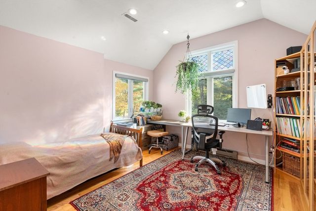305D Winchester St, Newton, MA 02461