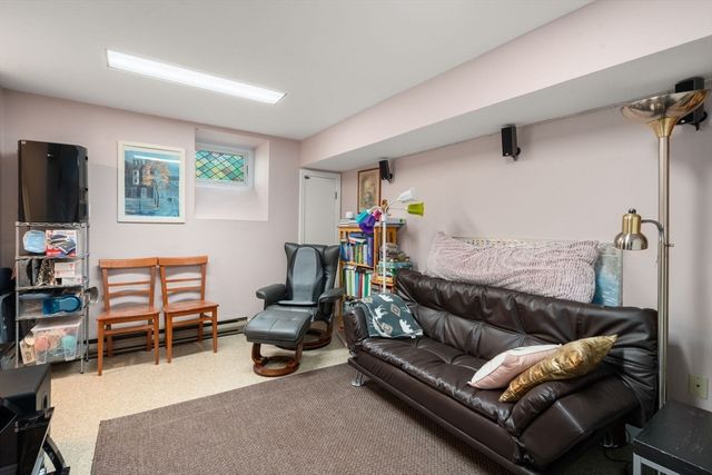 305D Winchester St, Newton, MA 02461