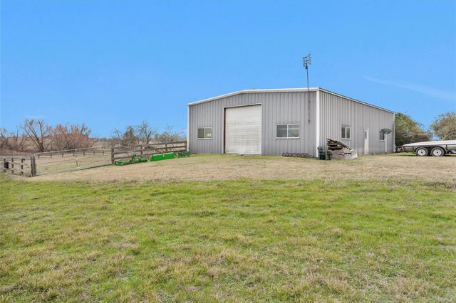 2258 County Road 316, Navasota, TX 77868