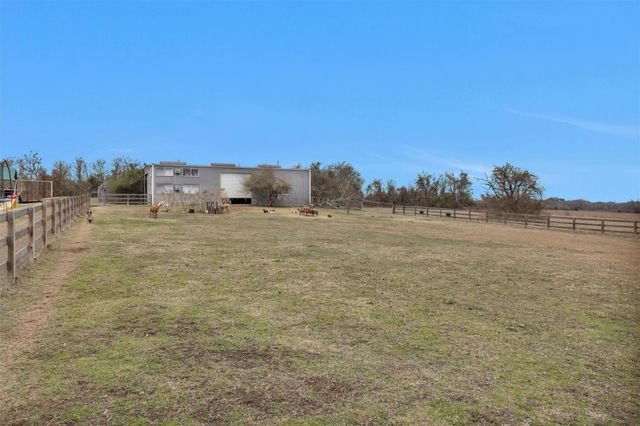 2258 County Road 316, Navasota, TX 77868
