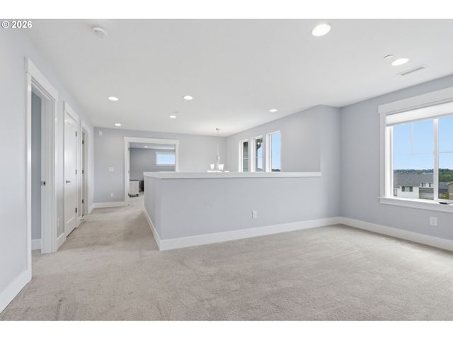 9526 N WOODLAND St, Camas, WA 98607