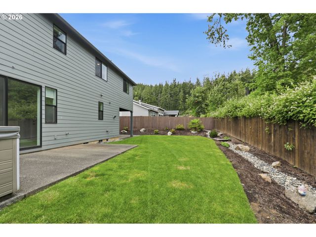 9526 N WOODLAND St, Camas, WA 98607