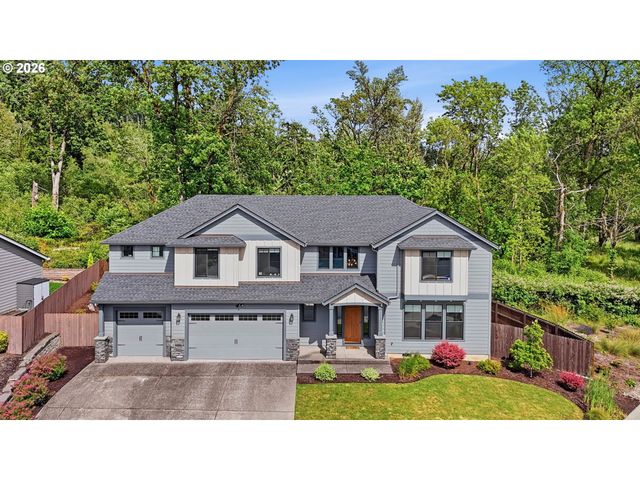 9526 N WOODLAND St, Camas, WA 98607