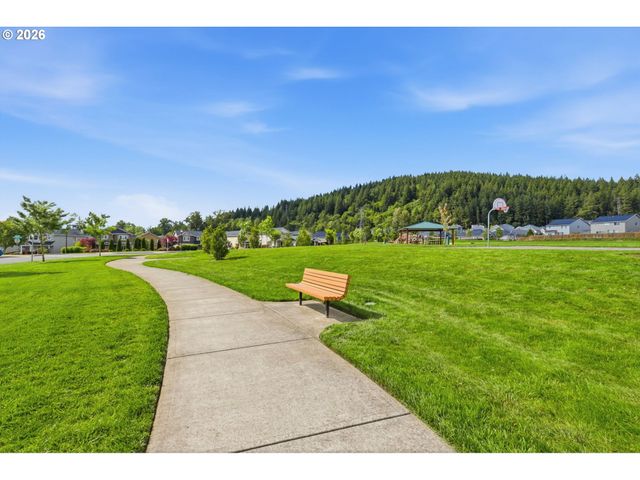 9526 N WOODLAND St, Camas, WA 98607