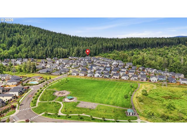 9526 N WOODLAND St, Camas, WA 98607