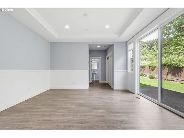 9526 N WOODLAND St, Camas, WA 98607