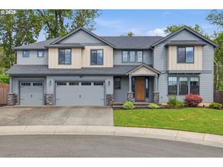 9526 N WOODLAND St, Camas, WA 98607