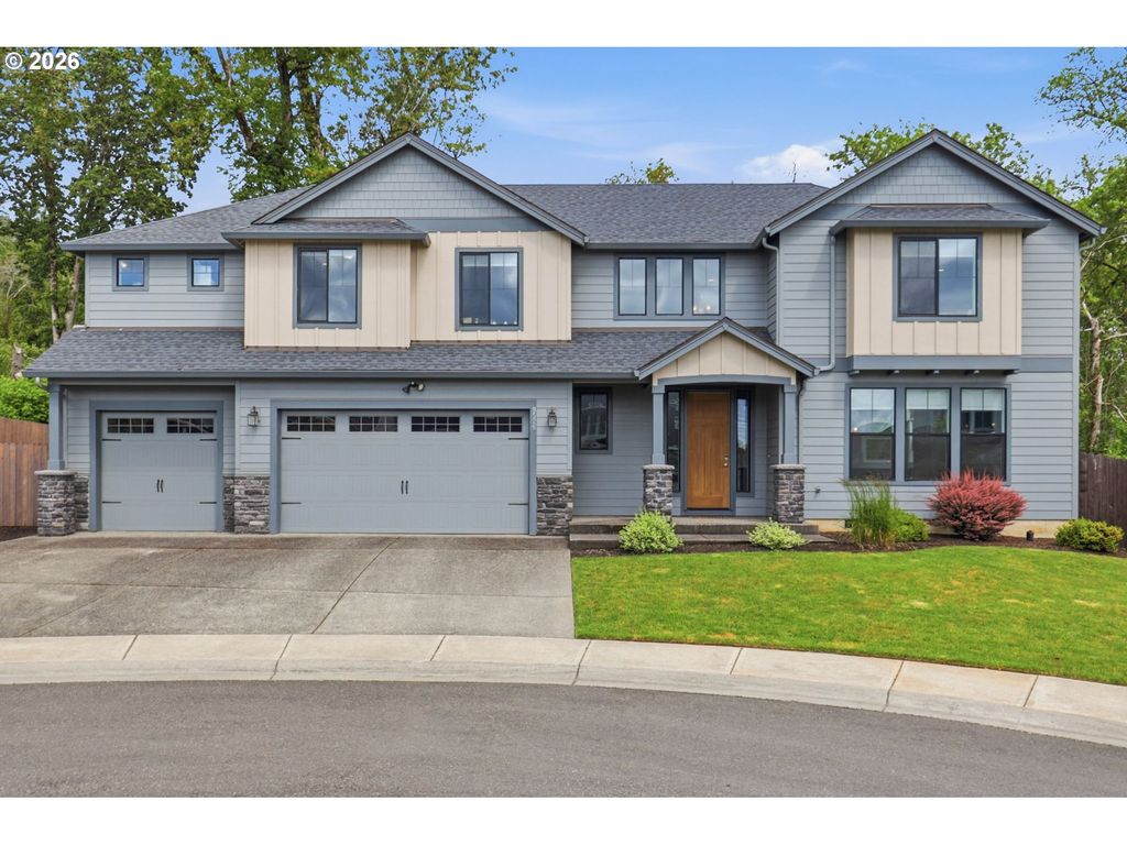 9526 N WOODLAND St, Camas, WA 98607