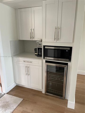 8465 Sunrise Lakes Blvd 205, Sunrise, FL 33322