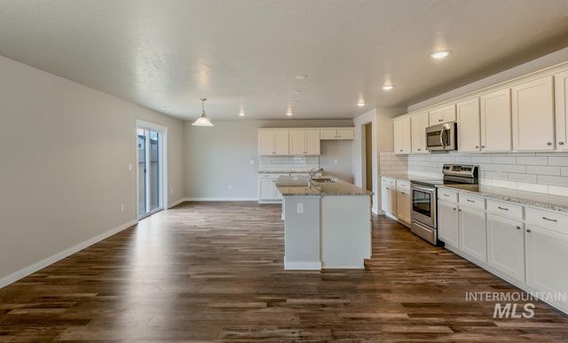 10768 Armuth St, Caldwell, ID 83605