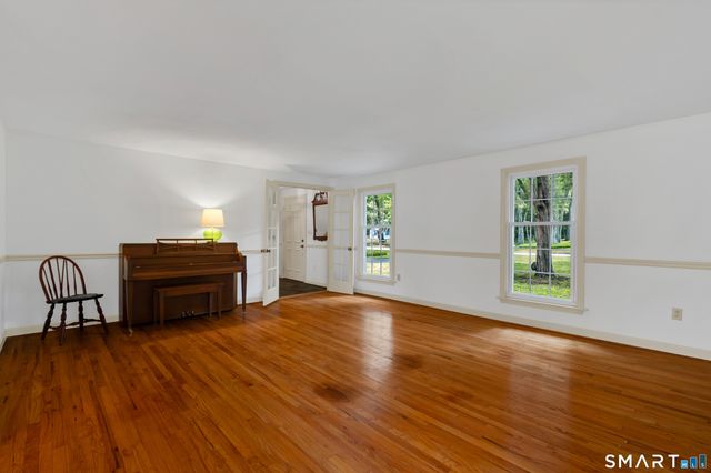 12 Wychwood Road, Old Lyme, CT 06371