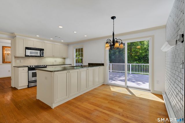 12 Wychwood Road, Old Lyme, CT 06371