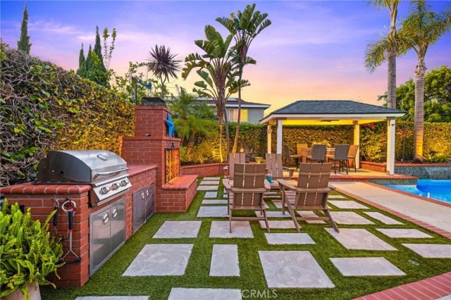 4325 Hazelnut, Seal Beach, CA 90740