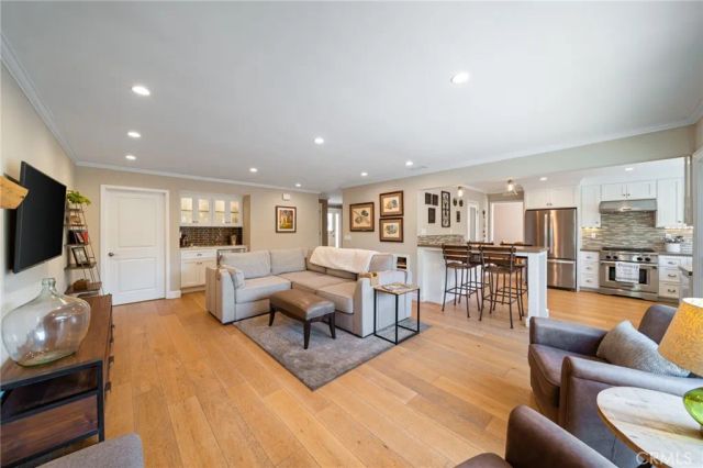 4325 Hazelnut, Seal Beach, CA 90740