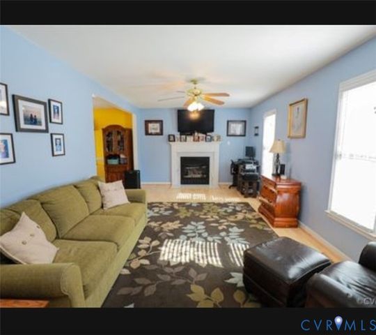 13824 Village Ridge Dr, Chesterfield, VA 23114