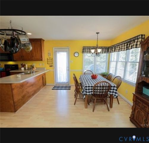 13824 Village Ridge Dr, Chesterfield, VA 23114