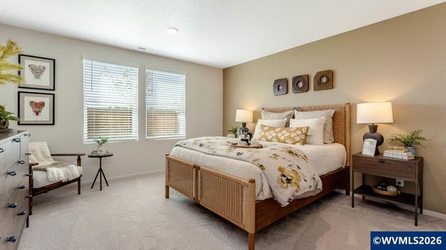 113 Greencrest St NE, Salem, OR 97301