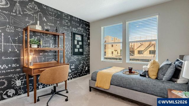 113 Greencrest St NE, Salem, OR 97301