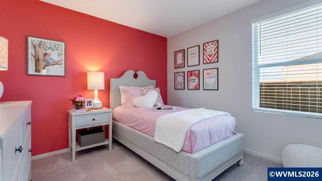 113 Greencrest St NE, Salem, OR 97301