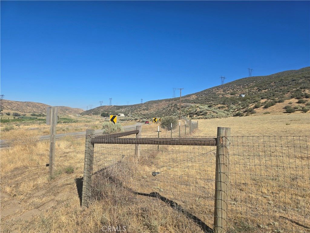 Image 11 of property listing at 1 Elizabeth Lake Rd Vic 58th W, Palmdale, CA 93551
