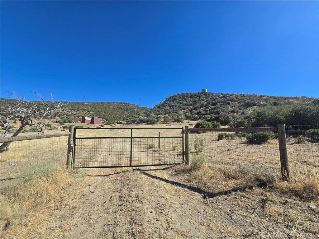 Image 3 of property listing at 1 Elizabeth Lake Rd Vic 58th W, Palmdale, CA 93551