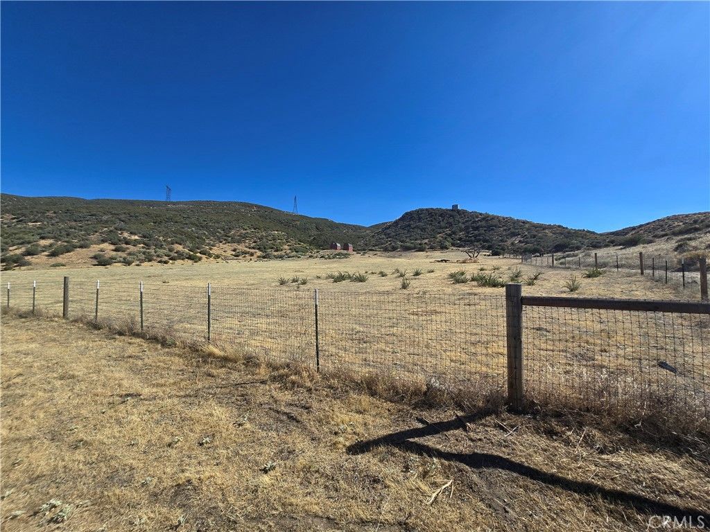 Image 6 of property listing at 1 Elizabeth Lake Rd Vic 58th W, Palmdale, CA 93551