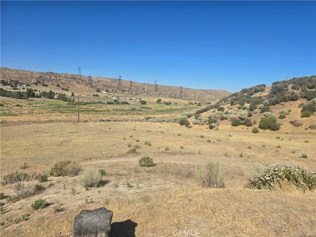 Image 8 of property listing at 1 Elizabeth Lake Rd Vic 58th W, Palmdale, CA 93551