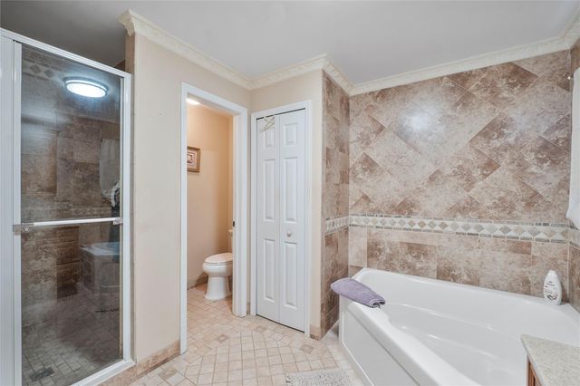 466 E Royal Cove Cir, Davie, FL 33325