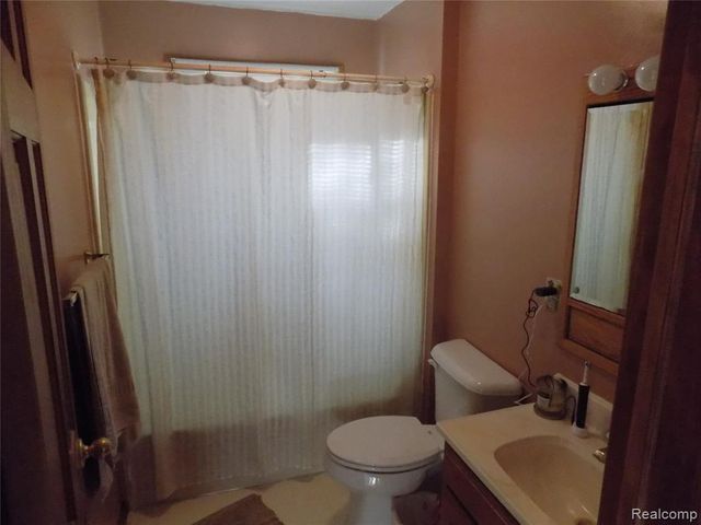 520 Whipple Street, South Lyon, MI 48178