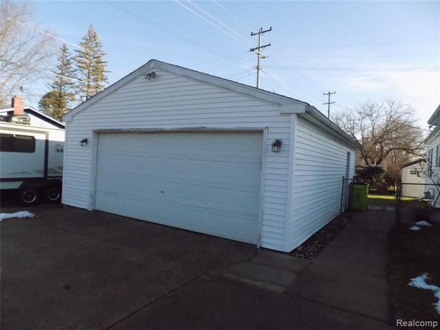 520 Whipple Street, South Lyon, MI 48178