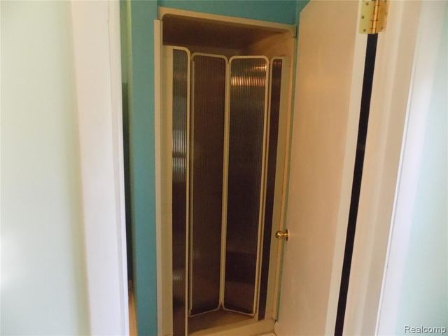 520 Whipple Street, South Lyon, MI 48178