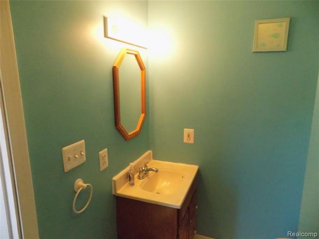 520 Whipple Street, South Lyon, MI 48178