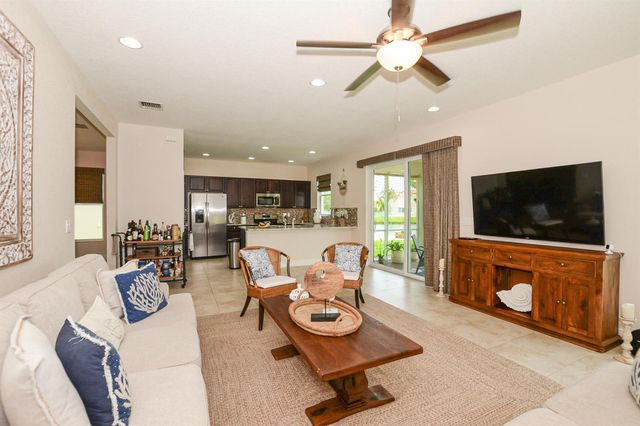 713 NW Leonardo Circle 713, Port St. Lucie, FL 34986
