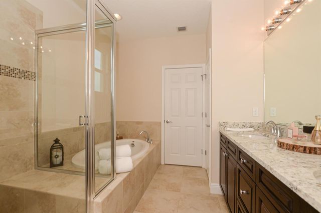 713 NW Leonardo Circle 713, Port St. Lucie, FL 34986