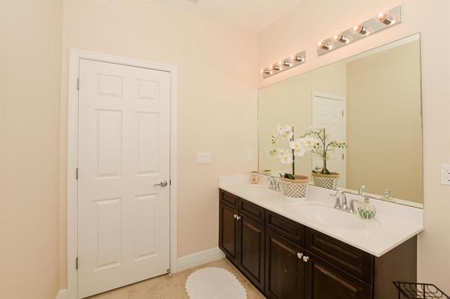 713 NW Leonardo Circle 713, Port St. Lucie, FL 34986