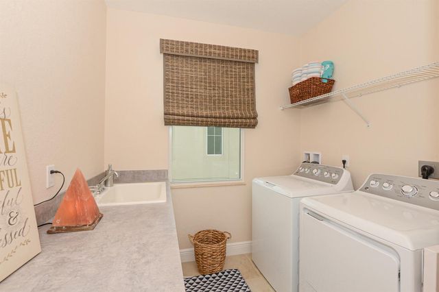 713 NW Leonardo Circle 713, Port St. Lucie, FL 34986