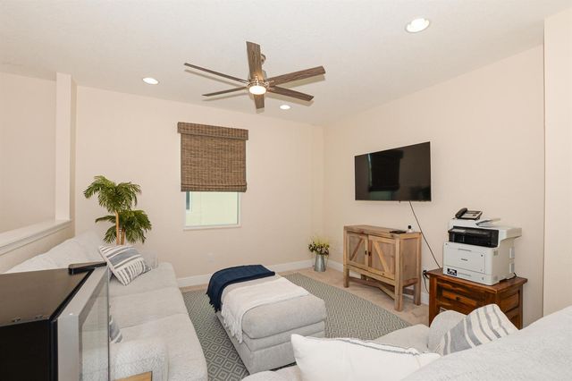 713 NW Leonardo Circle 713, Port St. Lucie, FL 34986
