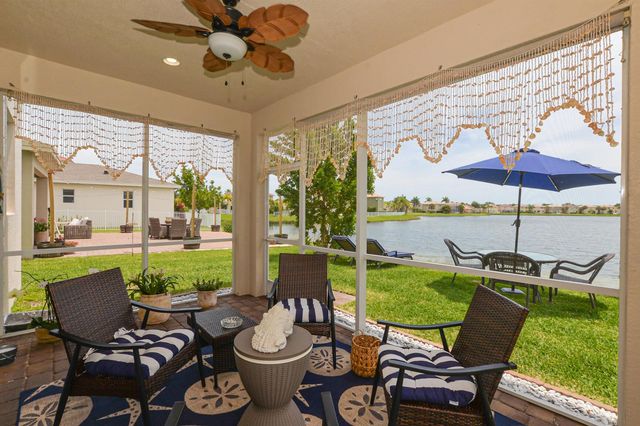 713 NW Leonardo Circle 713, Port St. Lucie, FL 34986