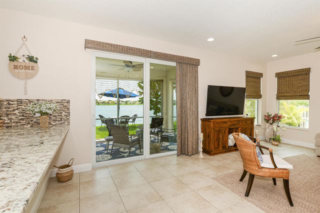 713 NW Leonardo Circle 713, Port St. Lucie, FL 34986