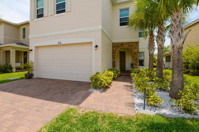 713 NW Leonardo Circle 713, Port St. Lucie, FL 34986