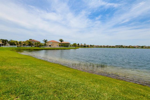 713 NW Leonardo Circle 713, Port St. Lucie, FL 34986