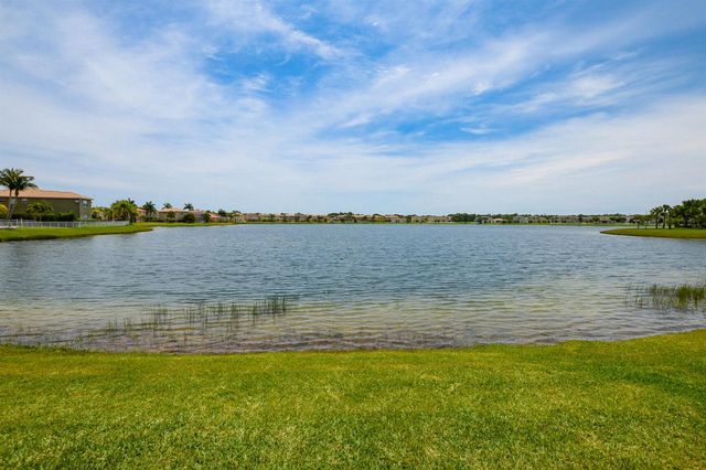713 NW Leonardo Circle 713, Port St. Lucie, FL 34986