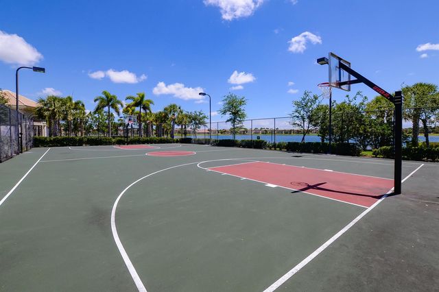 713 NW Leonardo Circle 713, Port St. Lucie, FL 34986