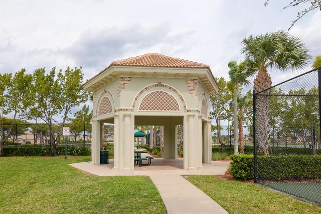 713 NW Leonardo Circle 713, Port St. Lucie, FL 34986