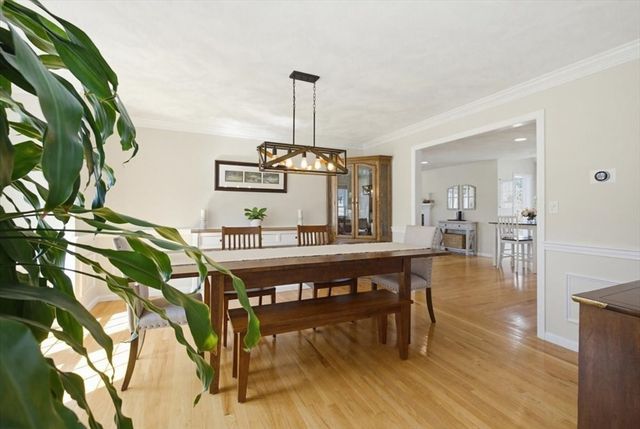 4 Swanson Ln, Westford, MA 01886