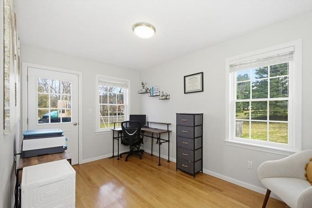 4 Swanson Ln, Westford, MA 01886