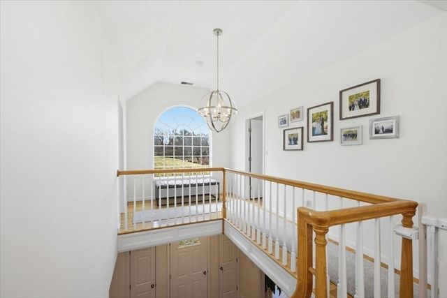 4 Swanson Ln, Westford, MA 01886