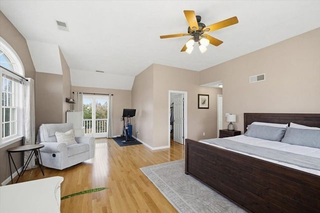 4 Swanson Ln, Westford, MA 01886