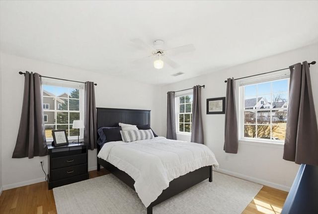 4 Swanson Ln, Westford, MA 01886